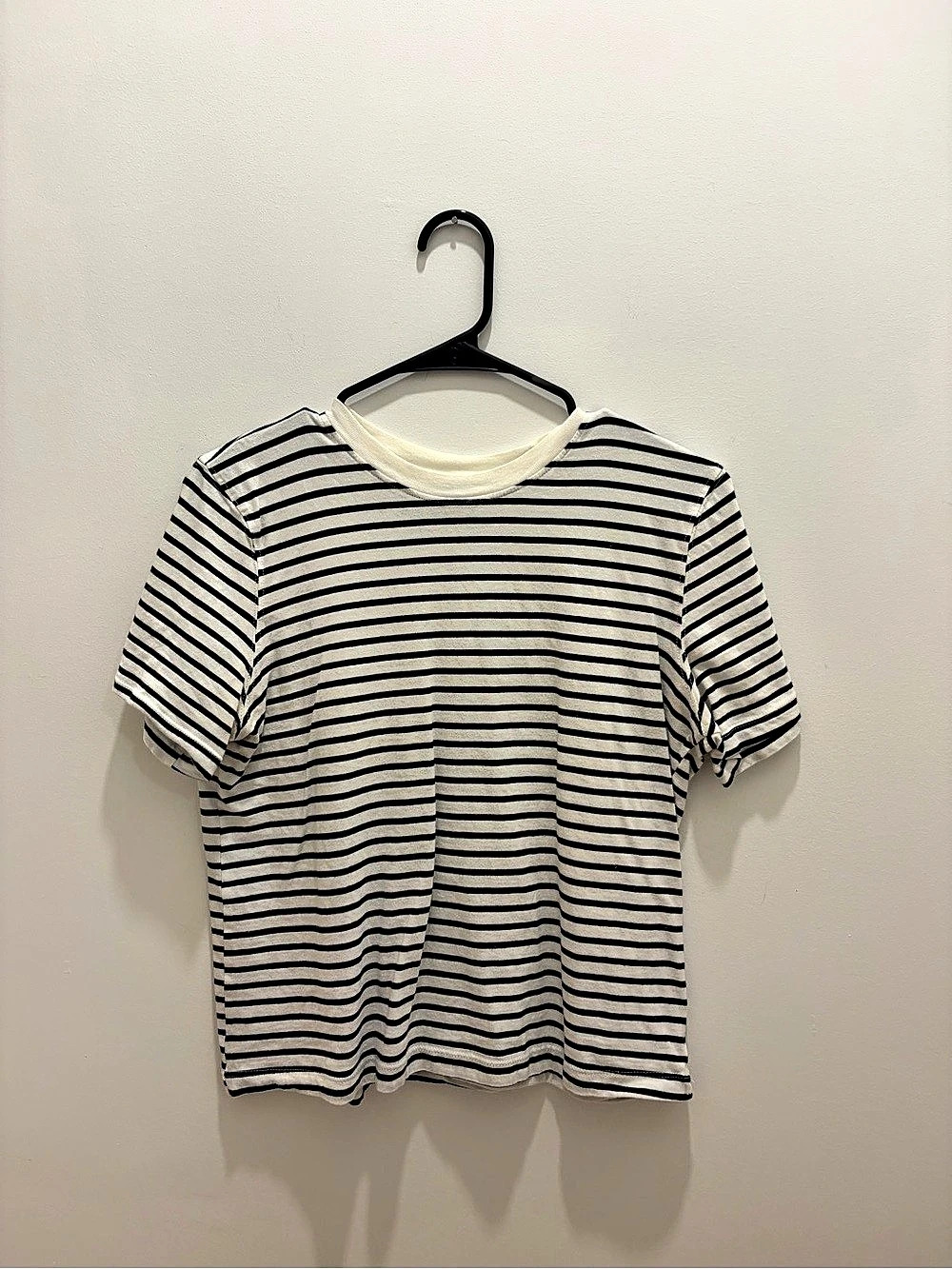 Zara Striped Short Sleeve Tee in White & Black Size Medium